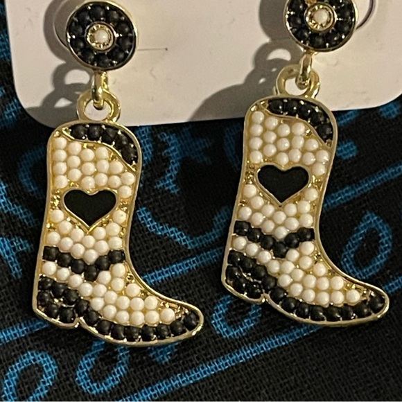 “MYSTERY GOODIE BAG” HALLOWEEN TRINKETS - Picture 11 of 16